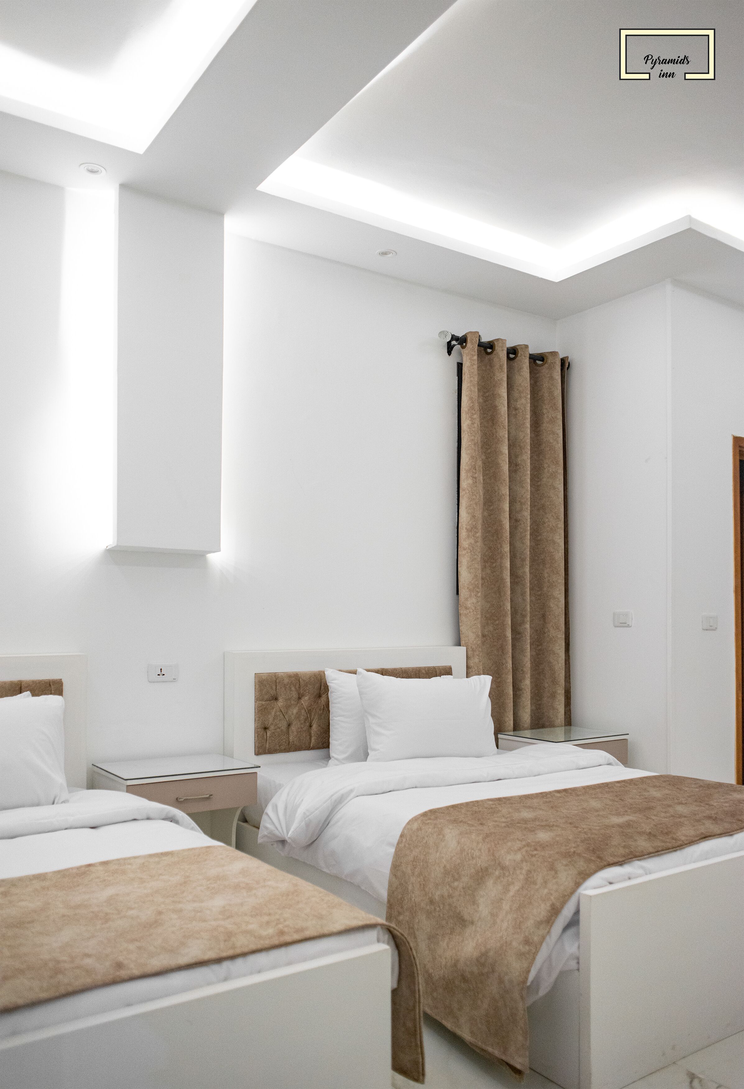 Caja de seguridad en la habitación y decoración personalizada 