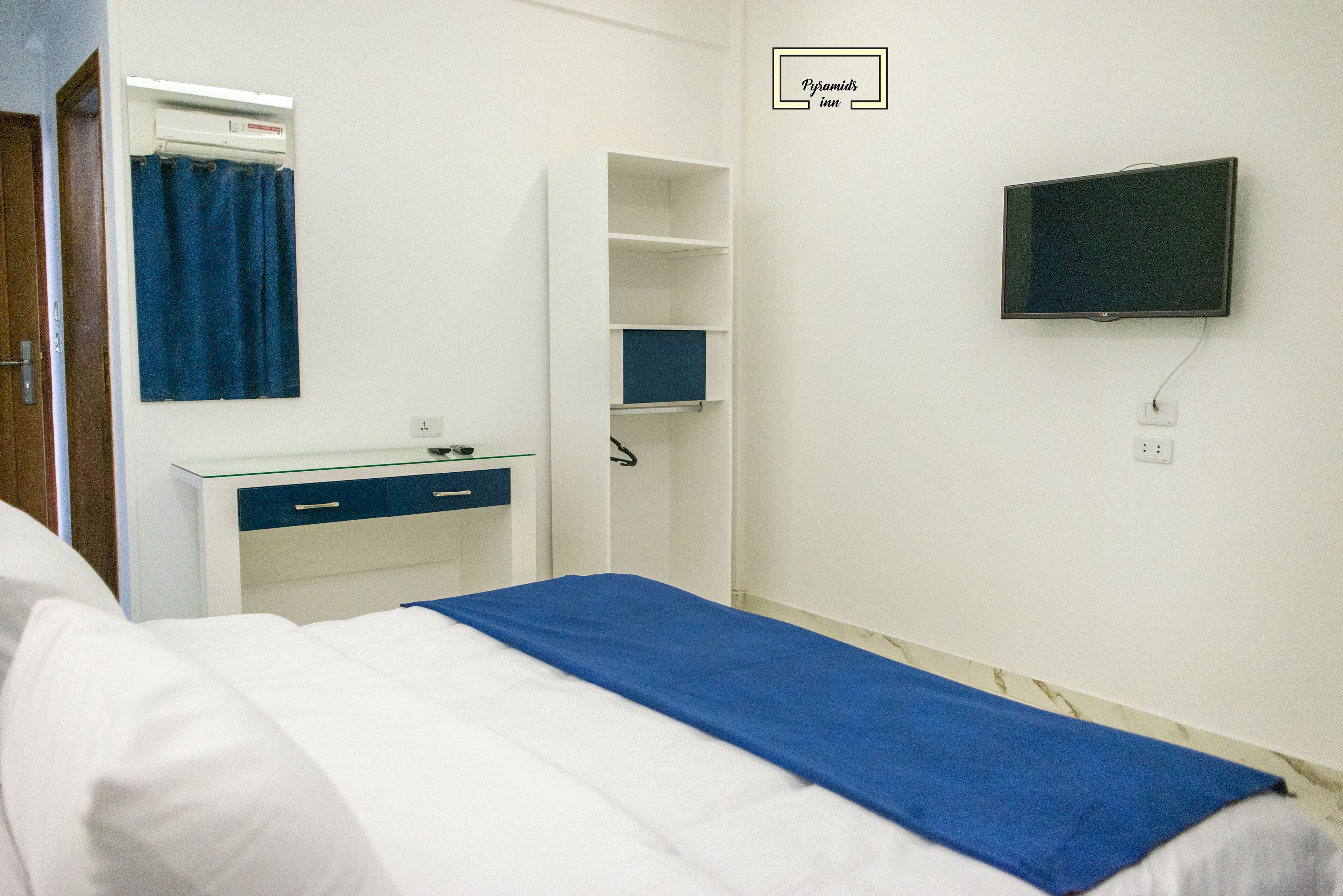 Photo - PR Family pyramids inn