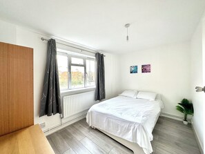 3 chambres, fer et planche à repasser, Wi-Fi gratuit, draps fournis