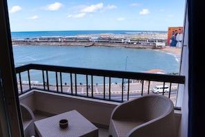 Panoraamahuoneisto, 2 makuuhuonetta, merinäköala | Parveke