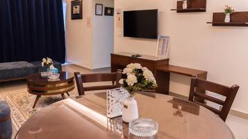 Apartamento panorámico, 2 habitaciones, vistas al mar | Zona de estar