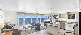 3 Unobstructed ocean view direct beach access! Oceanfront Villa with a Spectacular View (C)