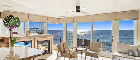 Télévision, cheminée, lecteur de DVD