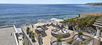 7 Direct Beach Access steps away Djakarta (G), the Spacious Villa with Jacuzzi Tub