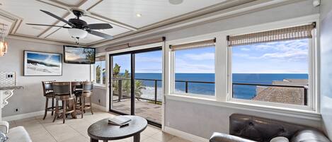 Televisión, reproductor de DVD y estéreo