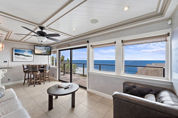 TV, lettore DVD, impianto stereo