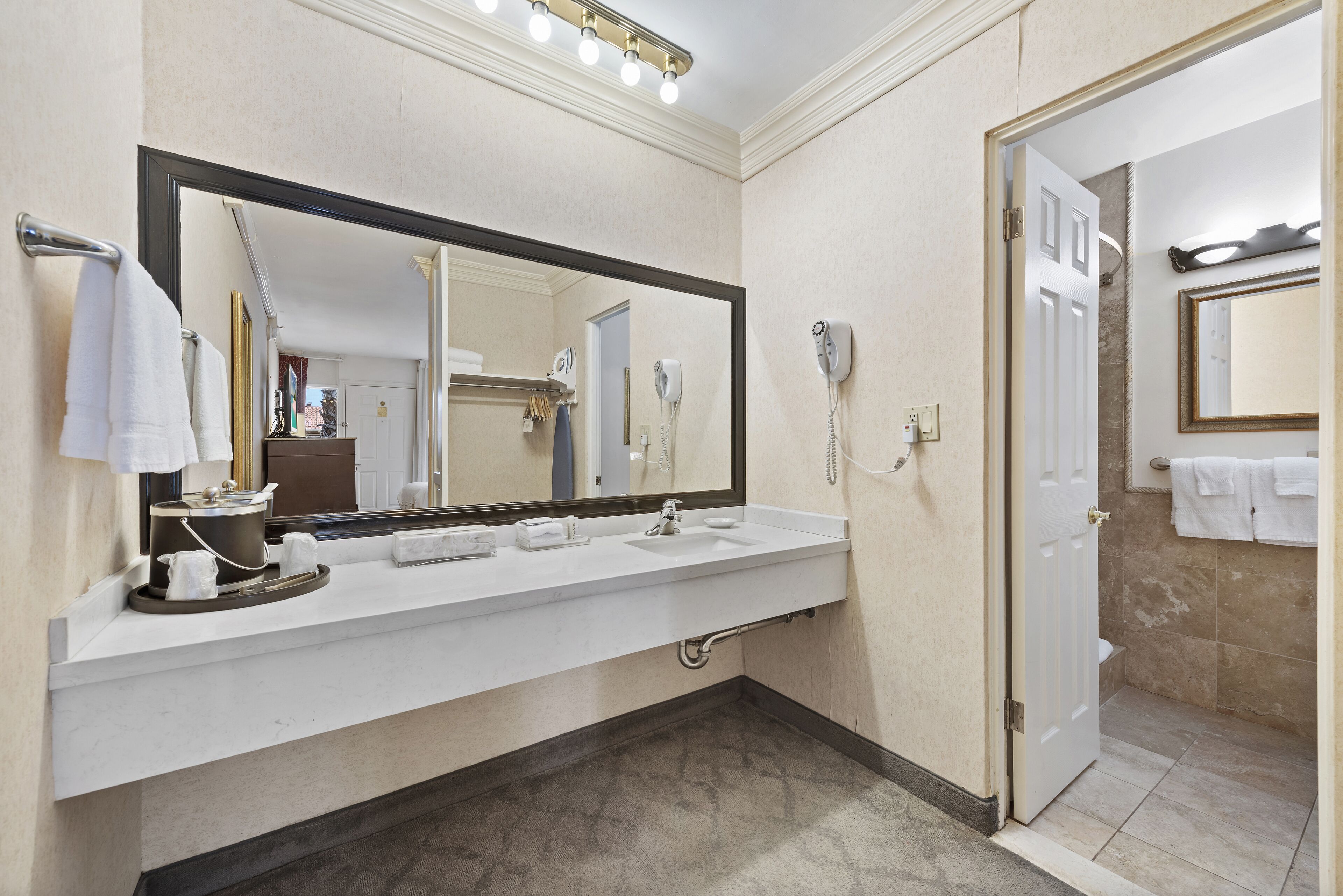 Room 18: 2 Full beds at 14|West Boutique Hotel South Building