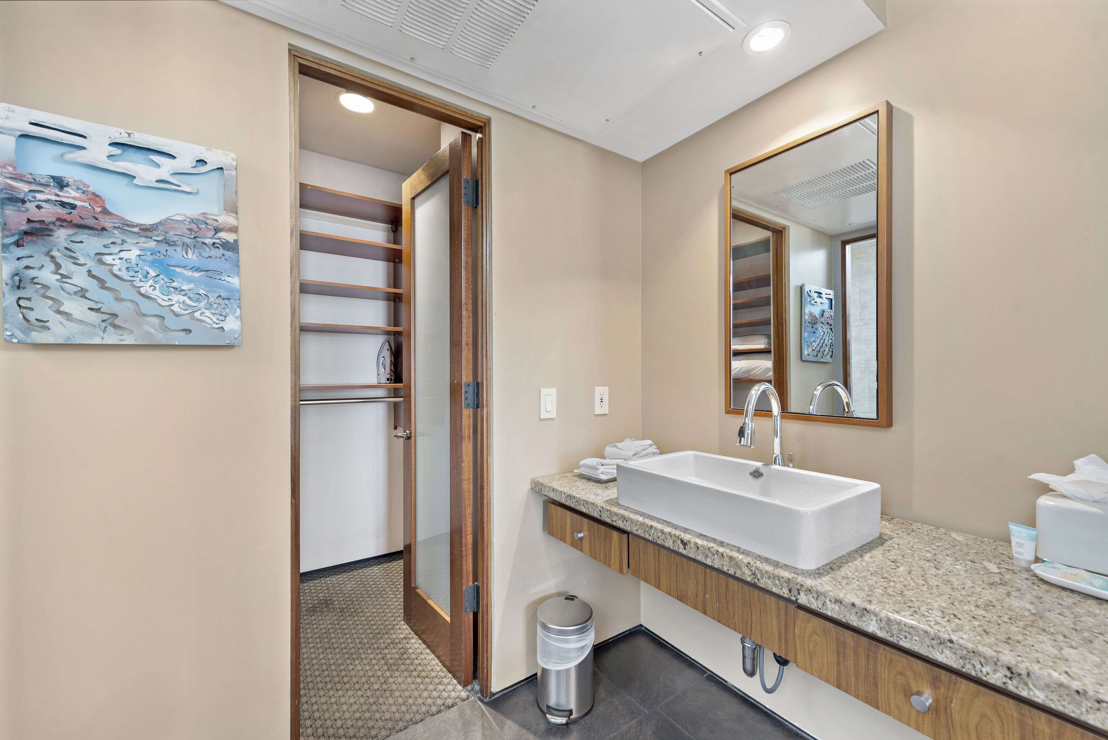 Relax in Style at Our Hotel, and enjoy your vacation at the beach! 8