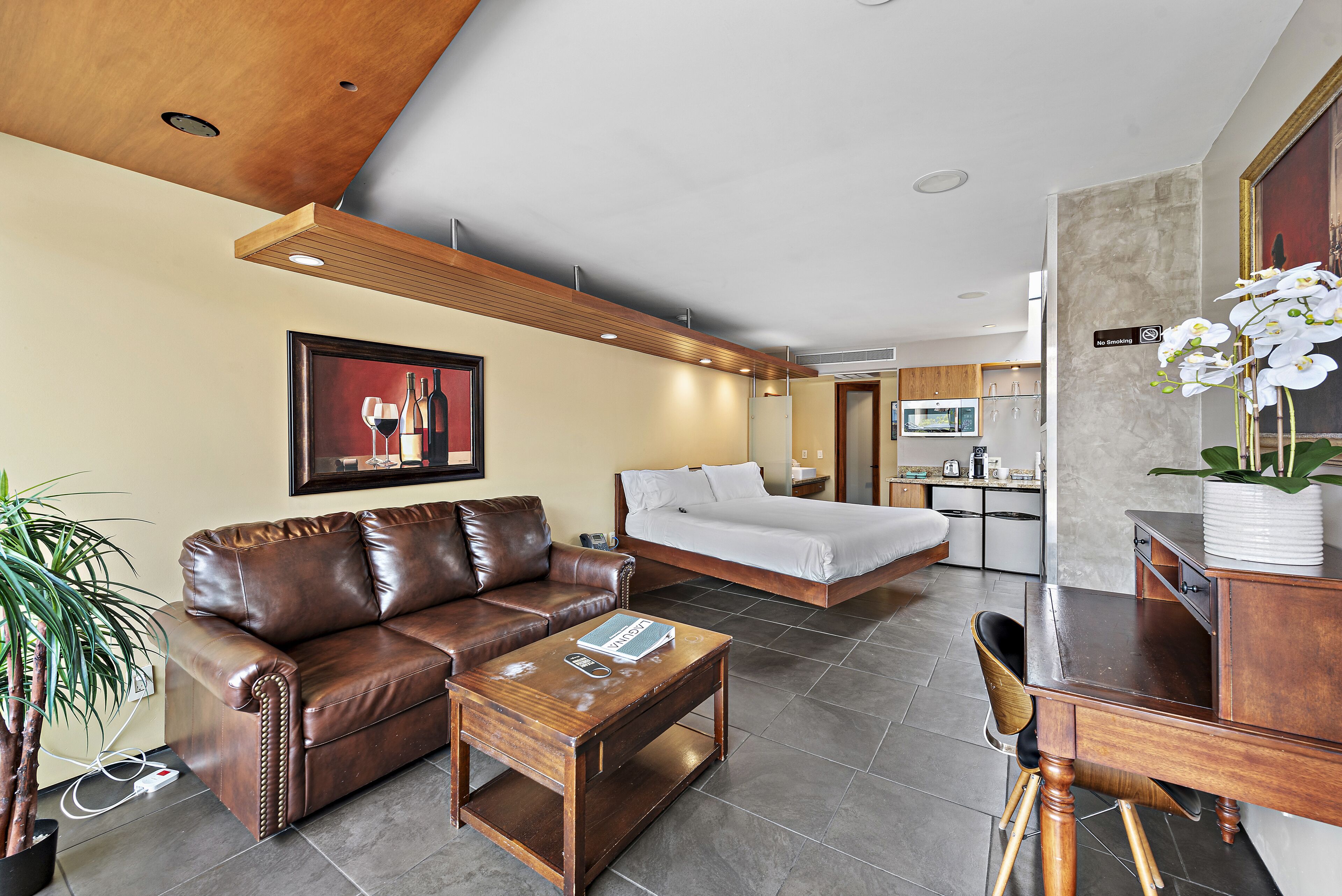 Laguna Beach Welcomes you: Explore, Swim and Relax! 3