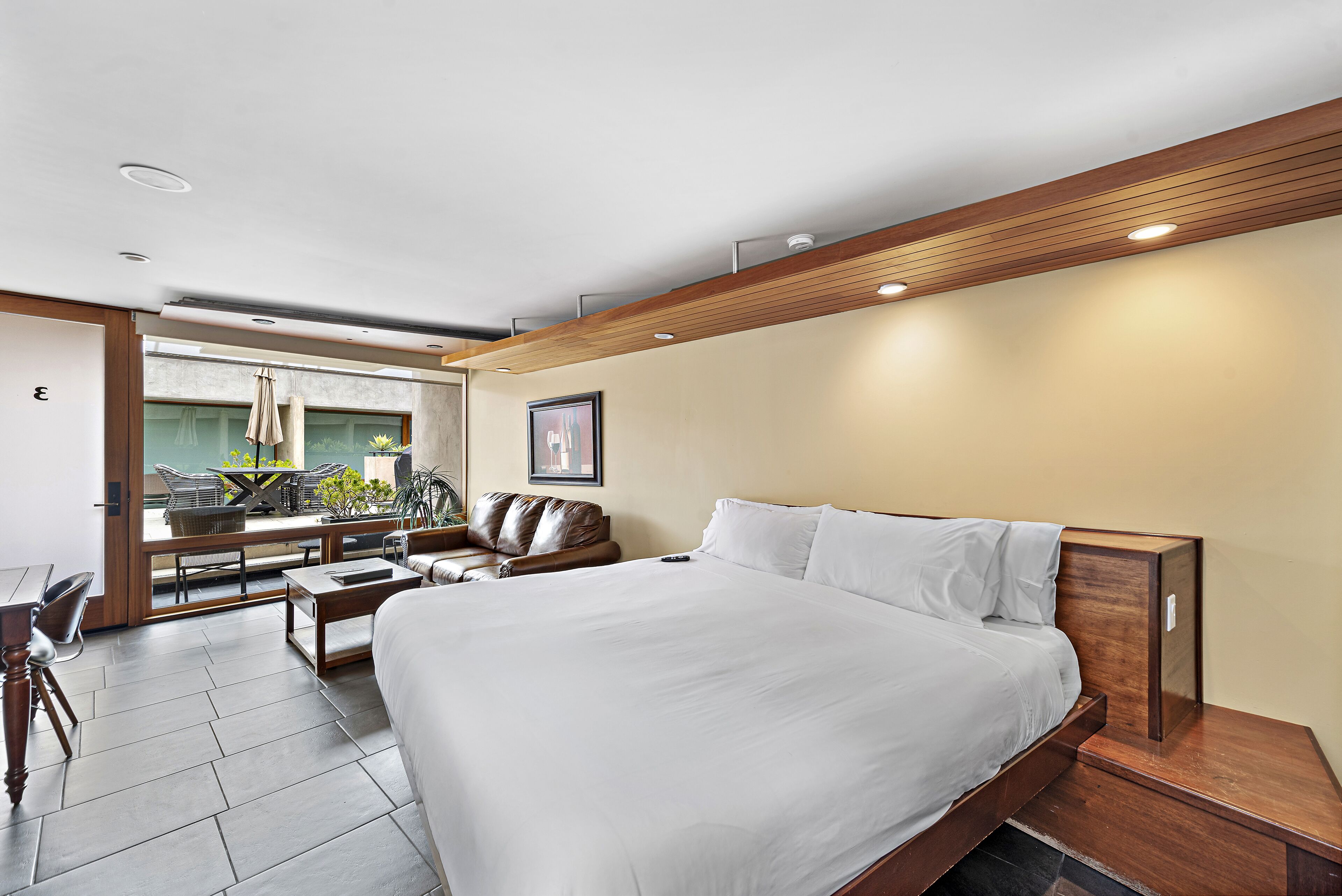 Laguna Beach Welcomes you: Explore, Swim and Relax! 3