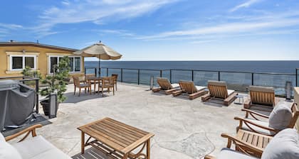 Ocean views steps to the water prime Laguna Beach 8 Villa Roma