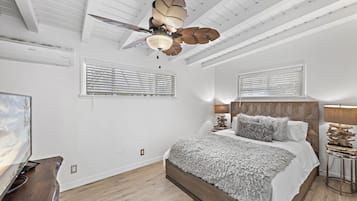 1 slaapkamer, een strijkplank/strijkijzer, wifi, beddengoed