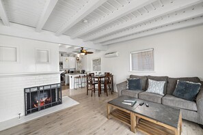 Tv, dvd-spelare och en stereo