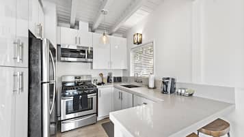 Fridge, microwave, oven, coffee/tea maker