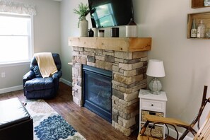 Smart-TV, Kamin, DVD-Player