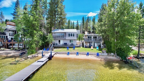 2 Lakefront Homes - Sleeps 16 - Dock - Beach - Walk to Dining & Park