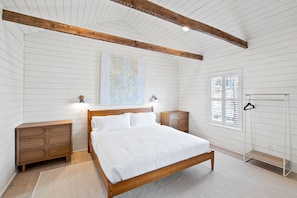 1 bedroom, WiFi, bed sheets - Boutique Room steps from Downtown Mall | Rose Jean - Room #3 (Charlottesville)