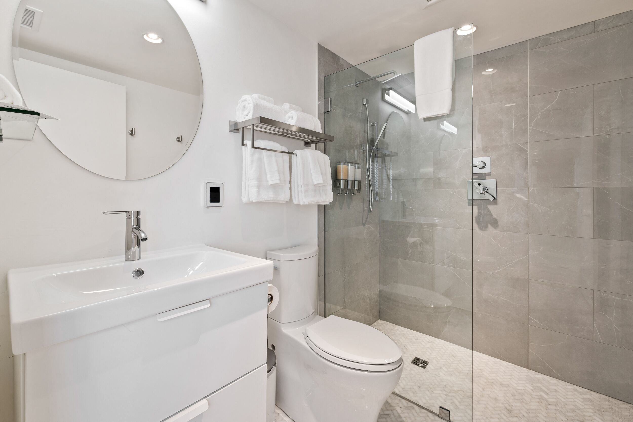 Boutique Room steps from Downtown Mall | Rose Jean - Room #3