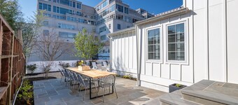 Boutique Room steps from Downtown Mall | Rose Jean - Room #4