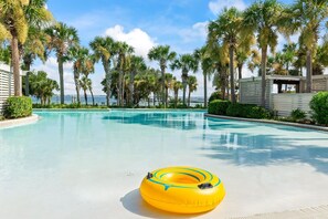 室外游泳池，恒温泳池
