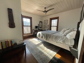 4 Schlafzimmer, Schreibtisch, Reisekinderbett, kostenloses WLAN