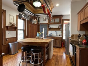 Refrigerador, horno, parrilla de estufa y lavavajillas 