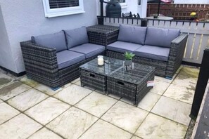 Terrace/patio - Cosy Bridlington chalet w/terrace — 5 min from the beach! (Wilsthorpe)