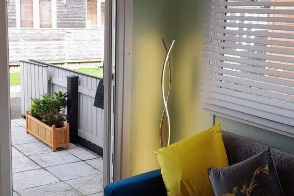 Interior - Cosy Bridlington chalet w/terrace — 5 min from the beach! (Wilsthorpe)