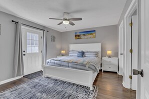 3 bedrooms, in-room safe, free WiFi, bed sheets