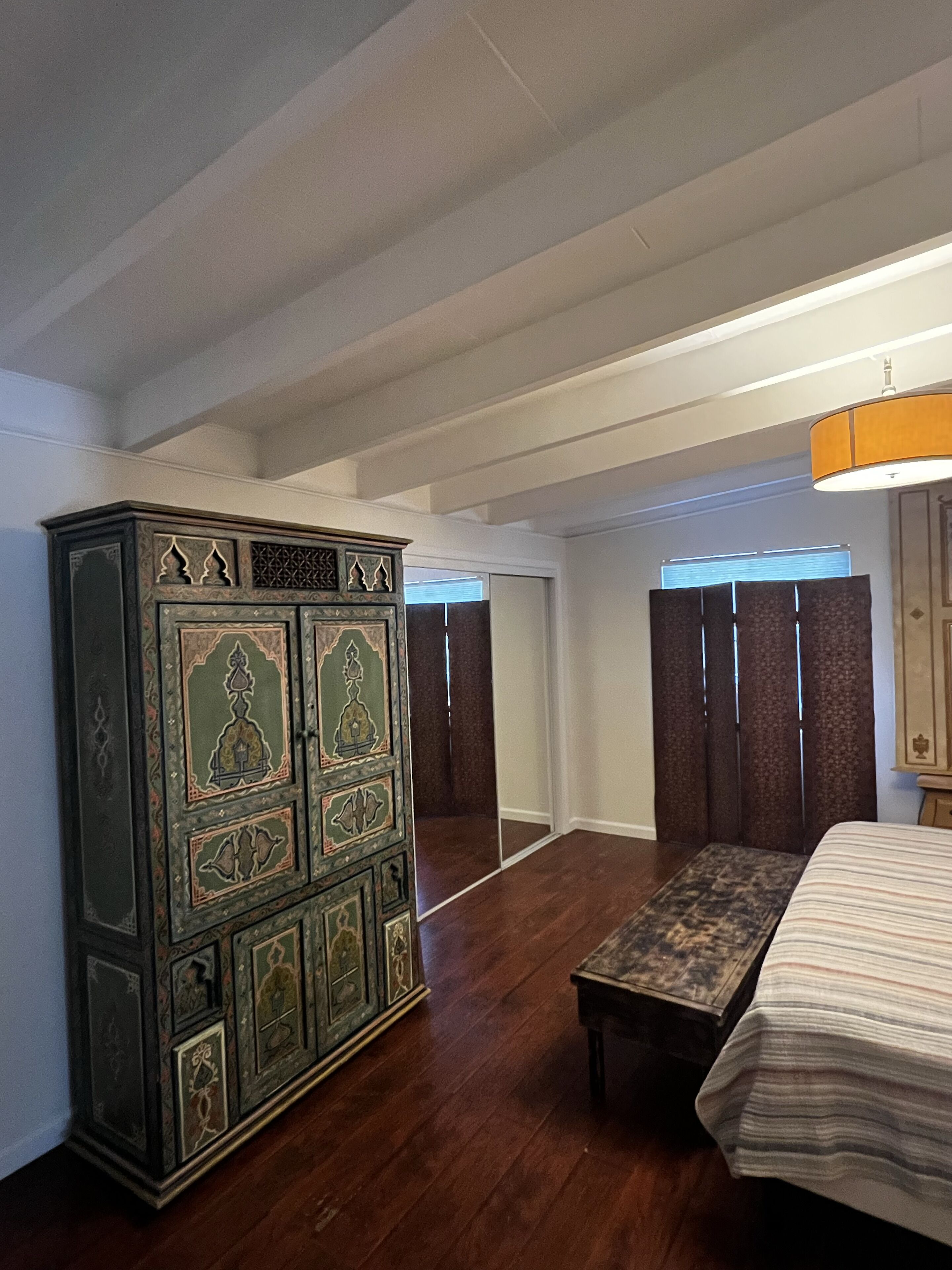 One bedroom house in historical Santa Paula. Pet friendly, Free WIFI