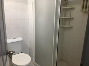 Habitación económica, 1 cama matrimonial | Wifi gratis
