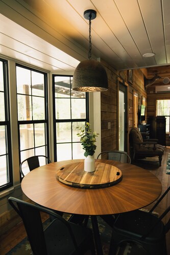 Riverstone Cottage: Waterfront/Sauna/Firepit