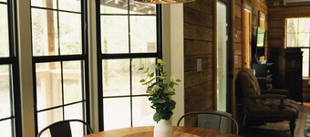 Riverstone Cottage: Waterfront/Sauna/Firepit