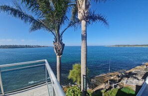 Property grounds - Waterfront Paradise in Royal National Park - Your Bundeena Escape (Bundeena)