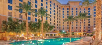 2Bed/2Bath Deluxe Unit!  Book your Vegas Getaway with us!