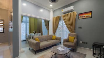 Junior-værelse med dobbeltseng eller 2 enkeltsenge | Lydisolering, strygejern/strygebræt, ekstra senge (tillægsgebyr)