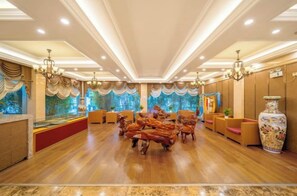 Unclassified image, 3 of 45, button - Salong Hotel (Shangri-La)