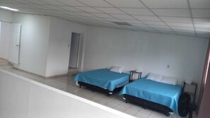 Minibar, iron/ironing board, free WiFi - HOSTAL LOS HEROES (San Salvador)