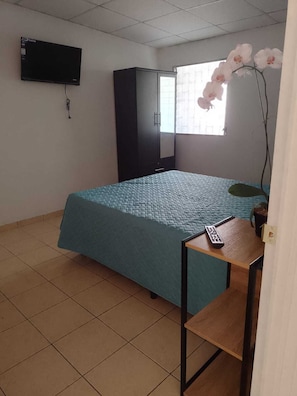 Minibar, iron/ironing board, free WiFi