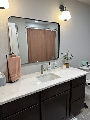Towels, soap, shampoo, toilet paper