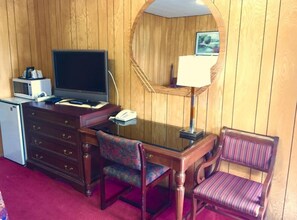 2 Queen Beds, Up Stairs