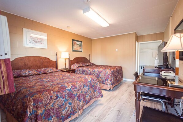 2 Queen Beds, Up Stairs