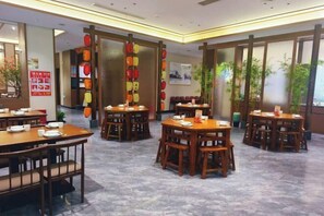Restaurant - Kela Hotel (Fenyi)