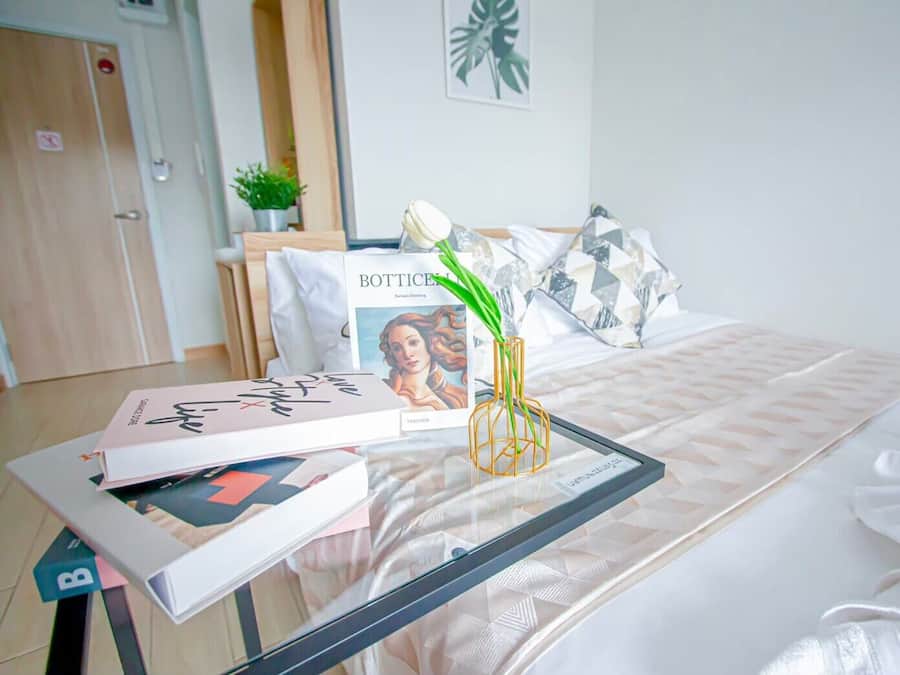 Free minibar, blackout curtains, free WiFi, bed sheets