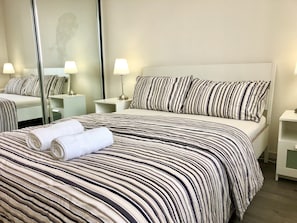 2 bedrooms, in-room safe, desk, iron/ironing board