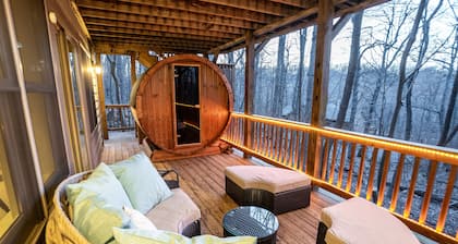 Modern Wintergreen Cabin with Hot Tub, Sauna