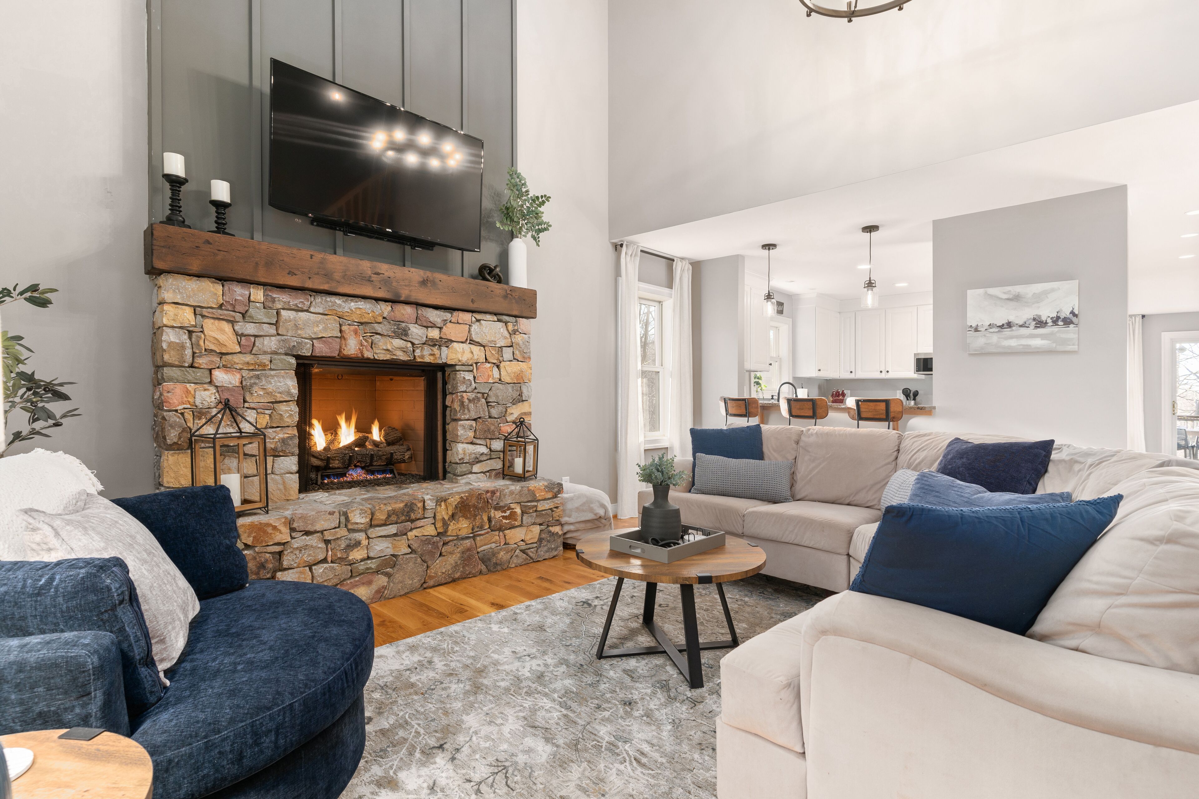 Modern Wintergreen Cabin with Hot Tub, Sauna