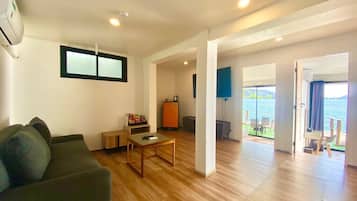 Family Room | Ruang tamu | TV LED