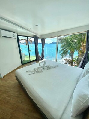 Superior Room | Minibar, in-room safe, individually decorated, blackout drapes - Patong Sunset Villa Phuket (Patong)