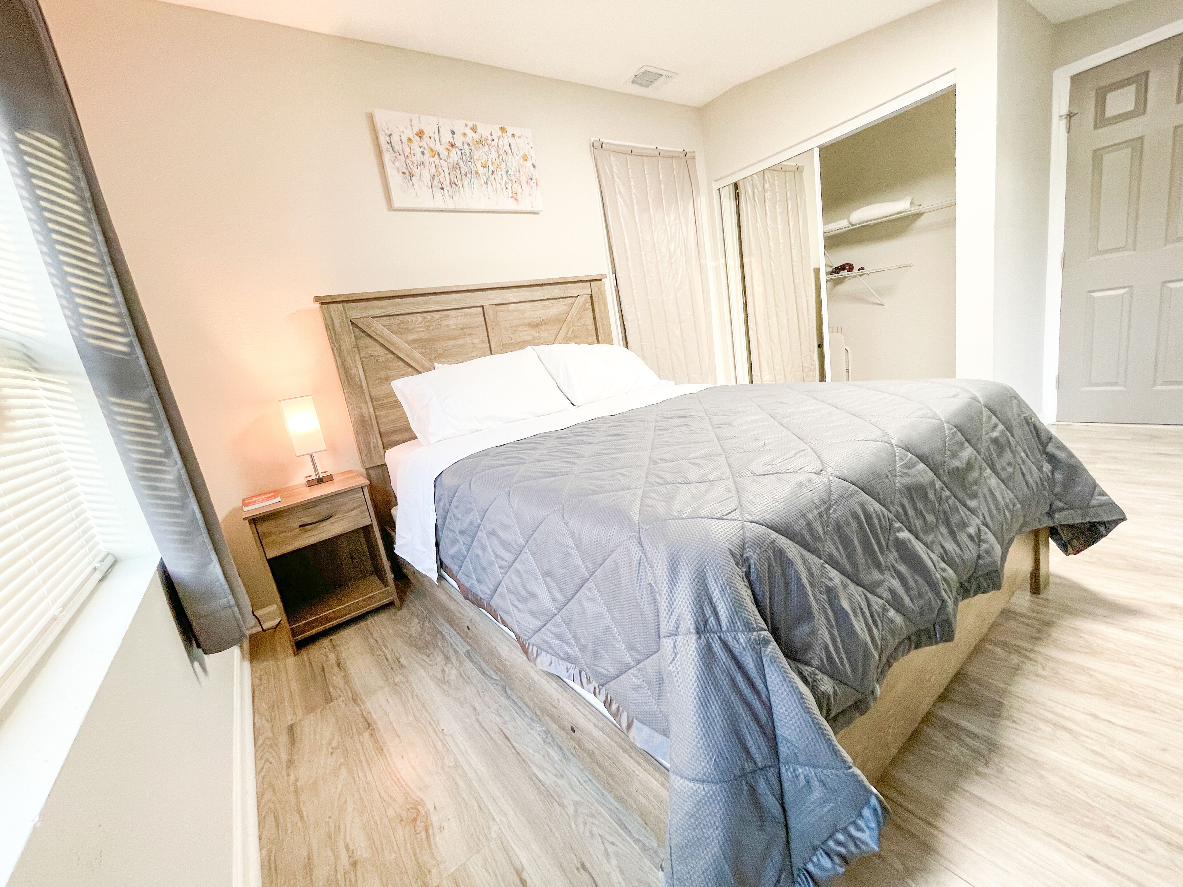 1 chambre, bureau, chambres insonorisées, fer et planche à repasser